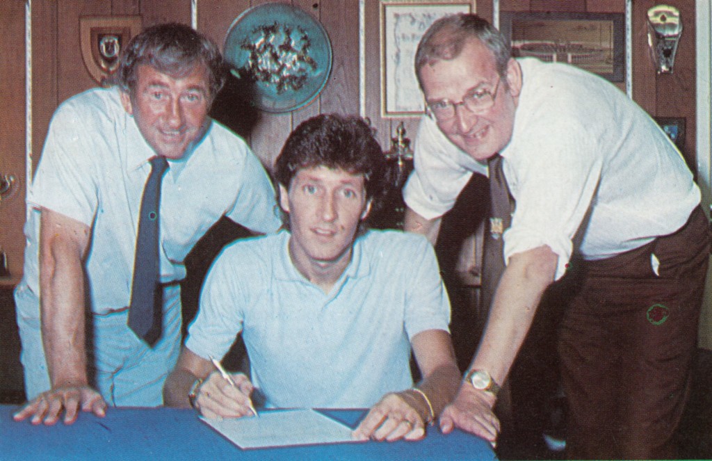 parlane signs 1983 to 84