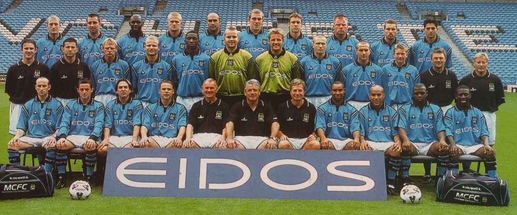 team photo 2001 to 02