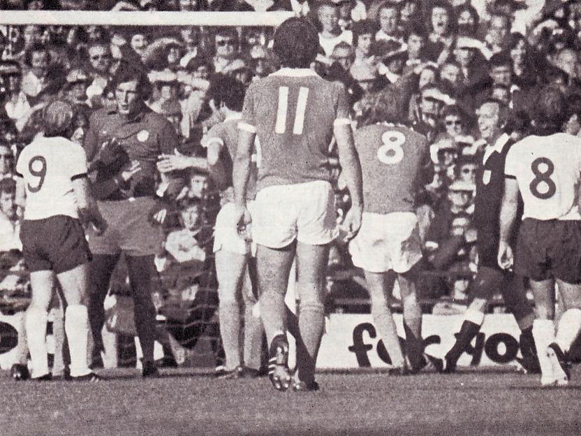 derby away 1975 to 76 action2