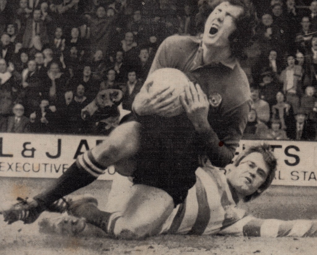 qpr away 1975 to 76 action 7