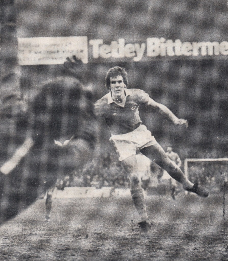 west ham home 1975 to 76 royle pen goal