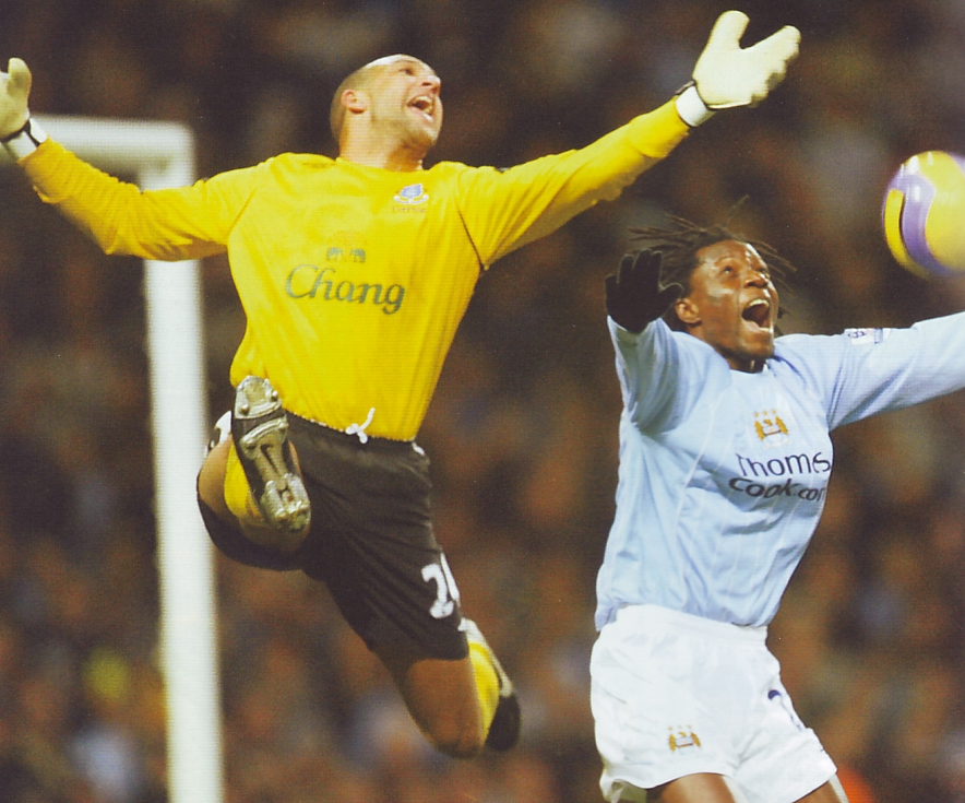 Everton home 2007 to 08 action2