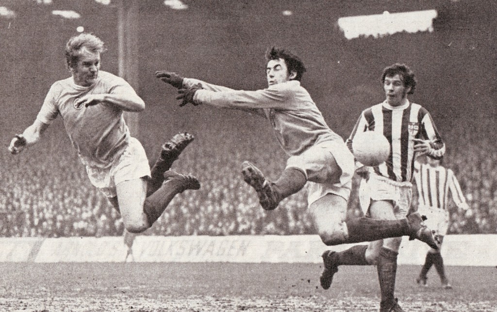 stoke home 1971-72 action