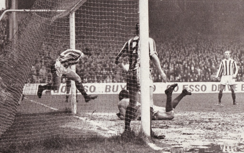 stoke home 1971-72 action 3