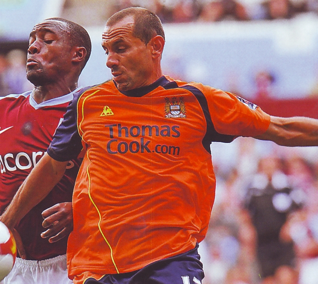 Aston villa away 2008 to 09 action 4