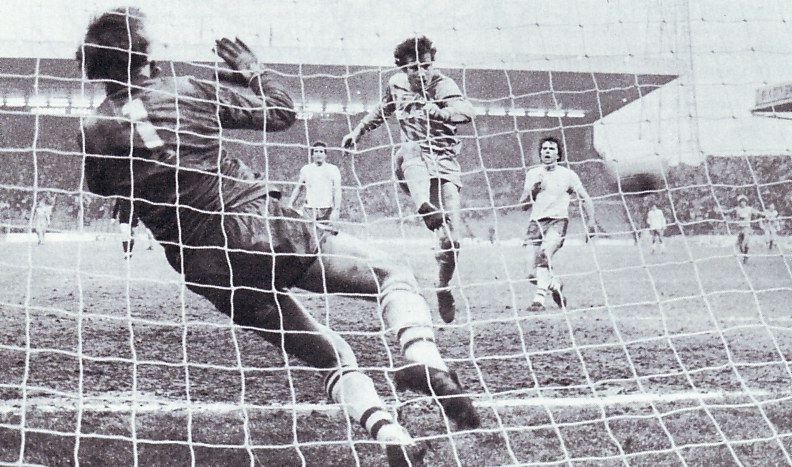 Portsmouth home 1983 to 84 reid winner