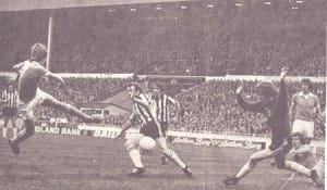 1975-76 league cup final barnes goal bw