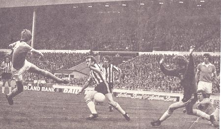 Manchester City v  Newcastle United       18-1-1975       token 