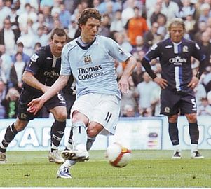 blackburn home 2008 to 09 elano goal