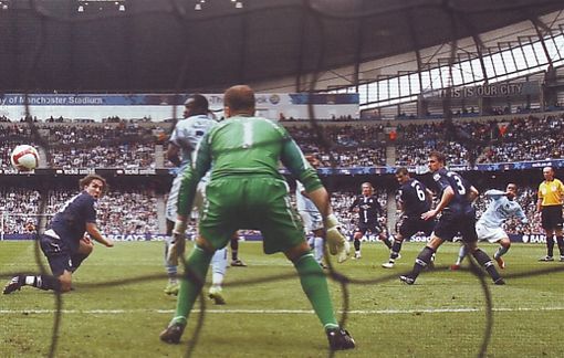 blackburn home 2008 to 09 robinho goal2