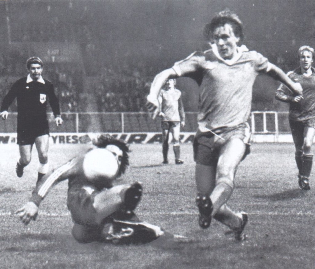 standard liege home 1978 to 79 barnes action