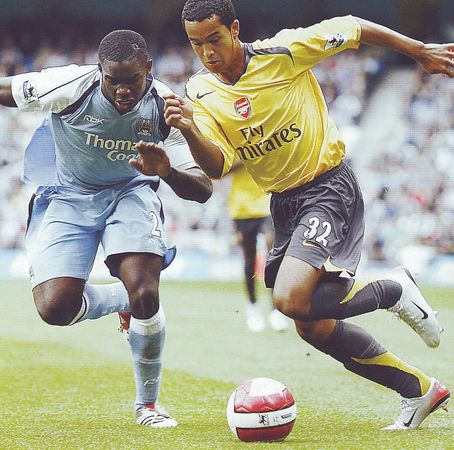 arsenal home 2006 to07 action