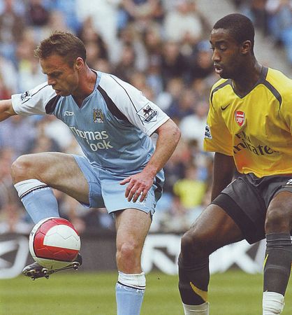 arsenal home 2006 to07 action2