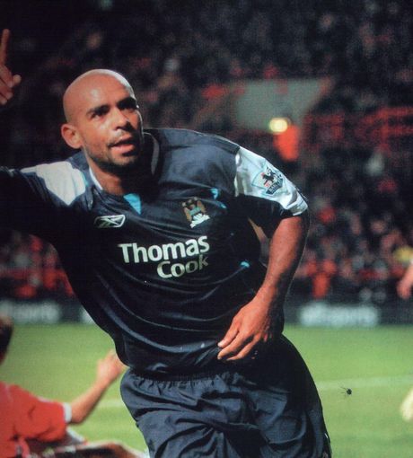 2005-06 charlton away sinclair goal