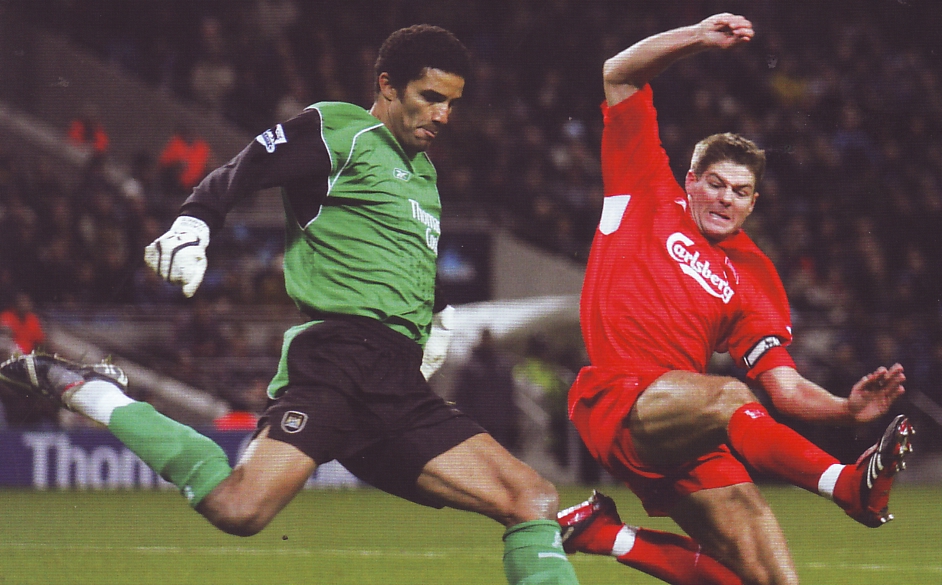 liverpool home 2005 to 06 action3