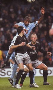 Chelsea home 2004 to 05 action3