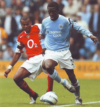 arsenal home 2004 to 05 action3