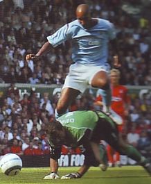 liverpool away 2004 to 05 anelka goal