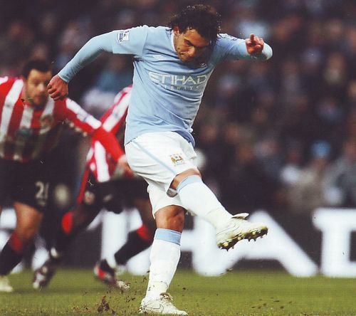 sunderland home 2009 to 10 tevez goal2