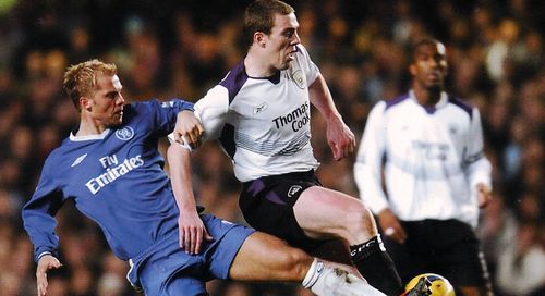 CHELSEA away 2004 to 05 action2