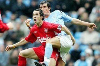 liverpool home 2004 to 05 action