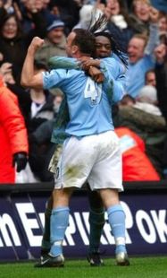 liverpool home 2004 to 05 musampa goal