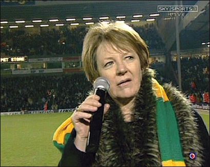 norwich away delia
