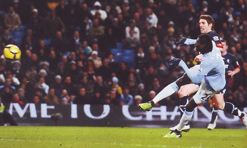 bolton home 2009 to 10 adebayor goal2