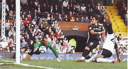 fulham away 2009 to 10 santa cruz goal2