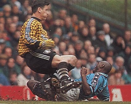stockport home 1997 to 98 goater goal2