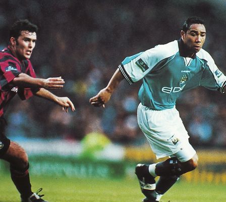 huddersfield home 1999 to 00 action