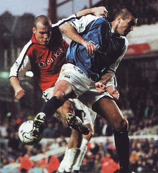 arsenal away 2000 to 01 action2