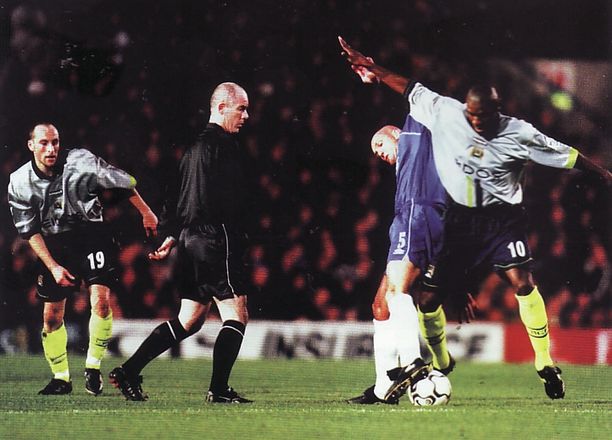 chelsea away 2000 to 01 action