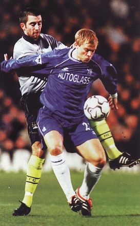 chelsea away 2000 to 01 action2
