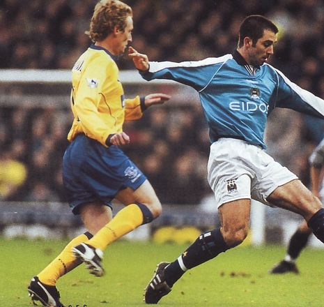 everton home 2000 to 01 action