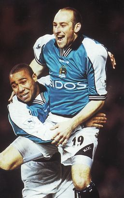 liverpool home 2000 to 01 tiatto goal