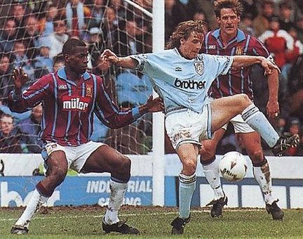 aston villa home 1993 to 94 action