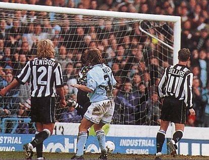 newcastle home 1993 to 94 walsh goal