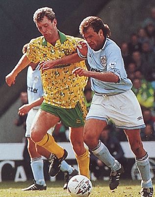 norwich home 1993 to 94 action3