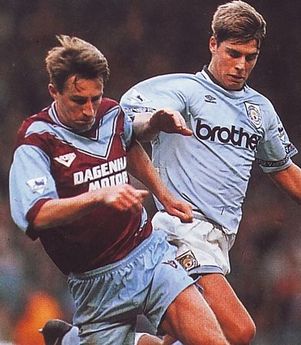 west ham home 1993 to 94 action2