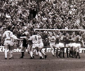 NOTTS FOREST AWAY 1989 to 90 crosby goal