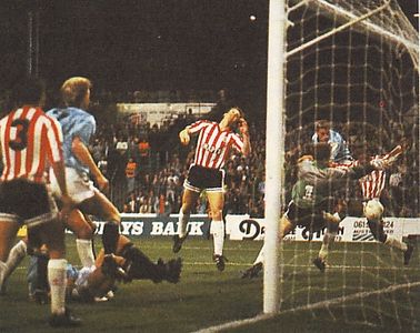 SOUTHAMPTON HOME 1989 to 90 action2