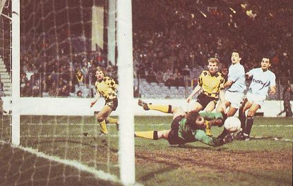 Huddersfield home replay fa cup 1987 to 88 action2
