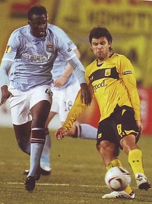 aris away 2010 to 11 action