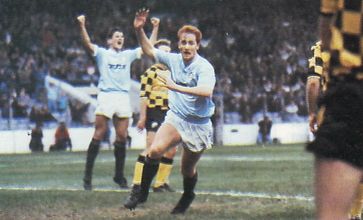 [Image: huddersfield-home-1987-to-88-adcock-1st-goal.jpg]