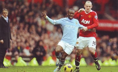 man united away 2010 to 11 action