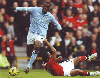 man united away 2010 to 11 action3