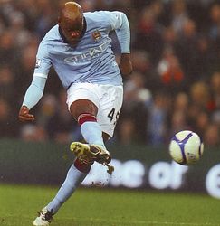 aston villa fa cup 2010 to 11 balotelli goal