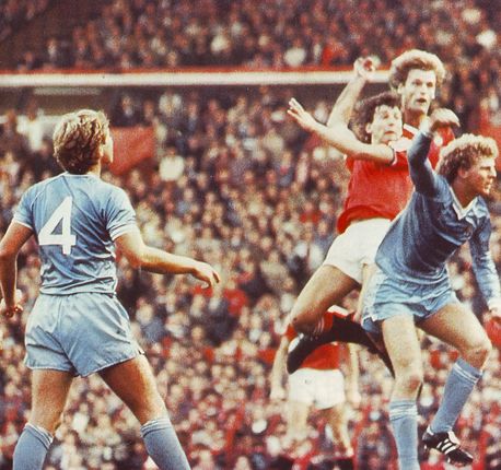 man utd away 1982 to 83 action