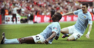 man utd fa cup 2010 to 11 yaya goal5